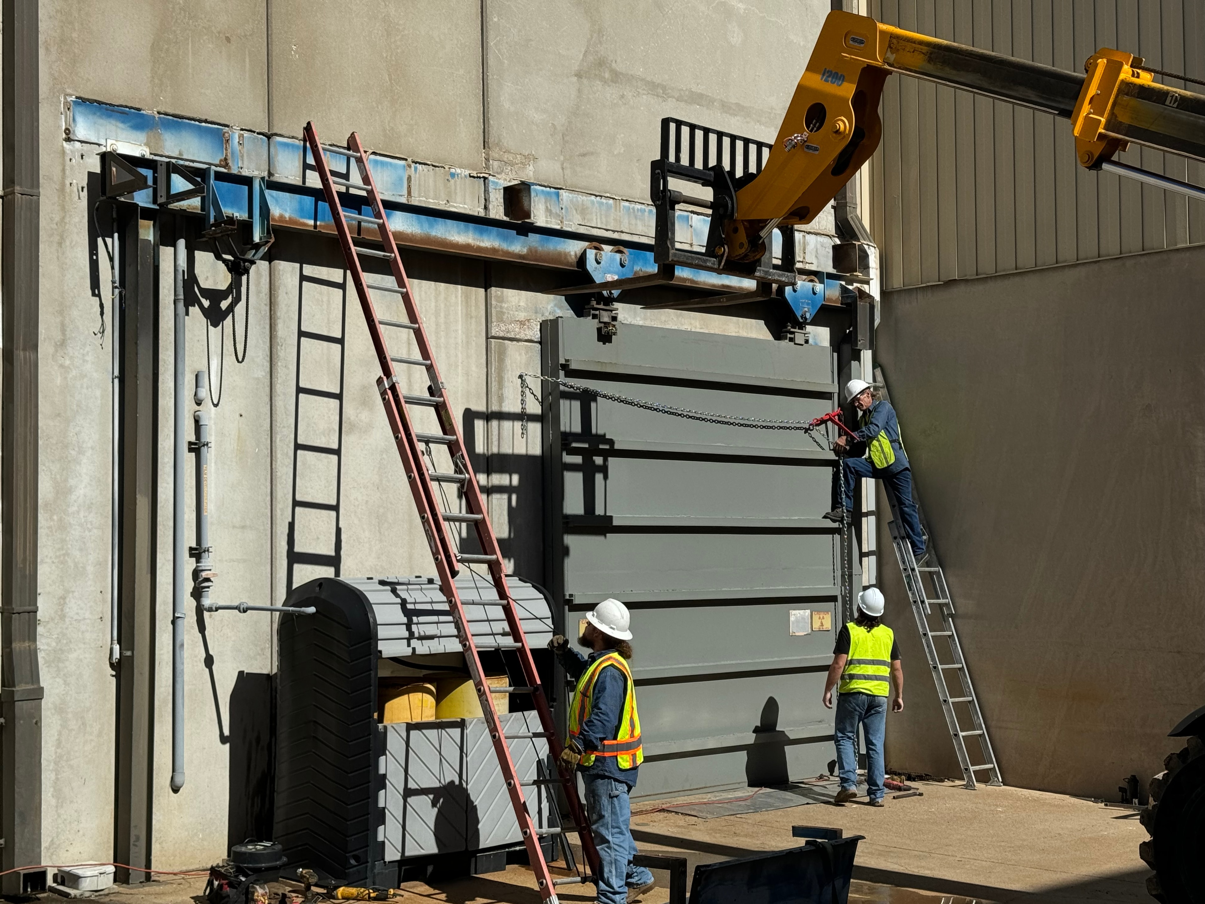 Industrial overhead crane installation